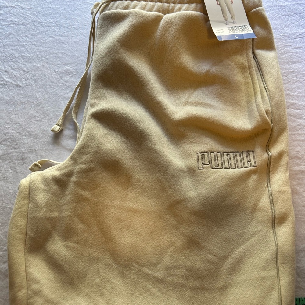 Puma Embroidered Logo Sweatpants in Pale Yellow new